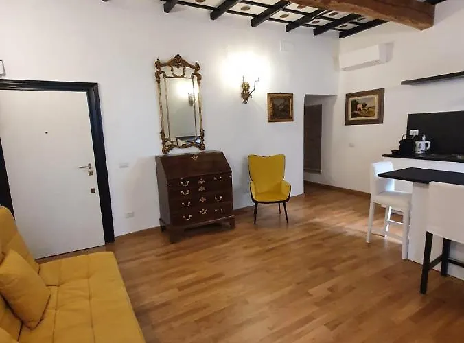 Charming Frattina - 2 Bathrooms New